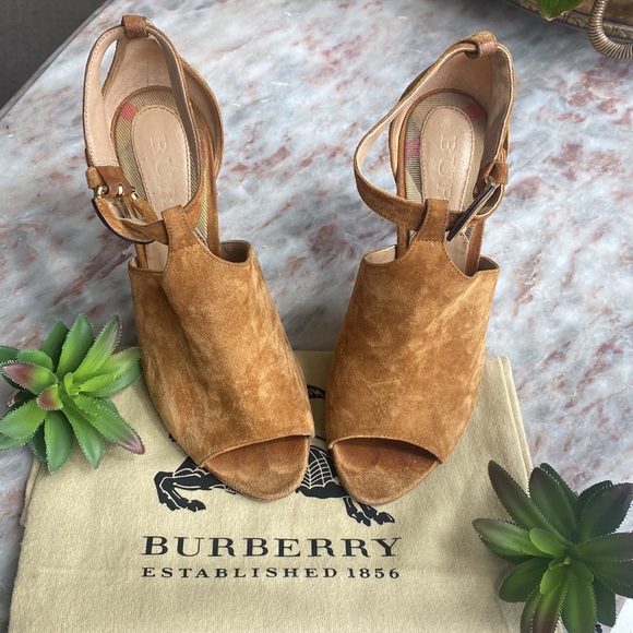BURBERRY 🍁High Heel Authentic Sandals Suede - Picture 2 of 9